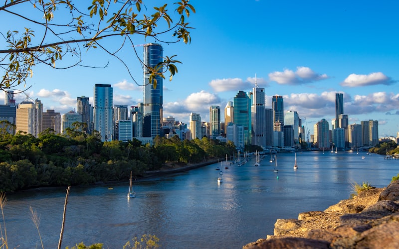 Brisbane city skyline and river — Queensland